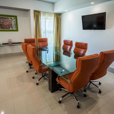 Holiday Inn Queretaro Zona Krystal By Ihg El Salitre Eksteriør bilde