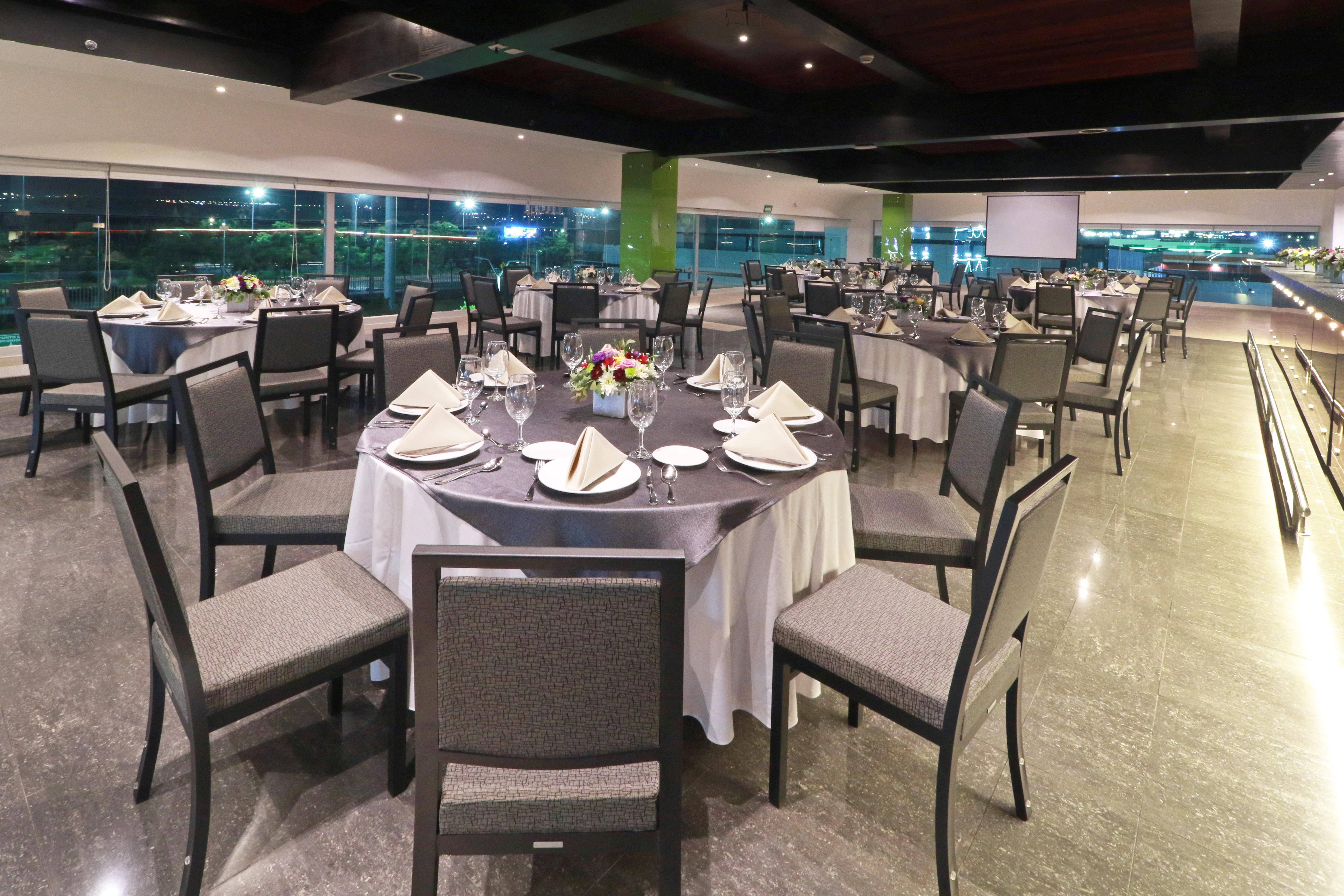 Holiday Inn Queretaro Zona Krystal By Ihg El Salitre Eksteriør bilde