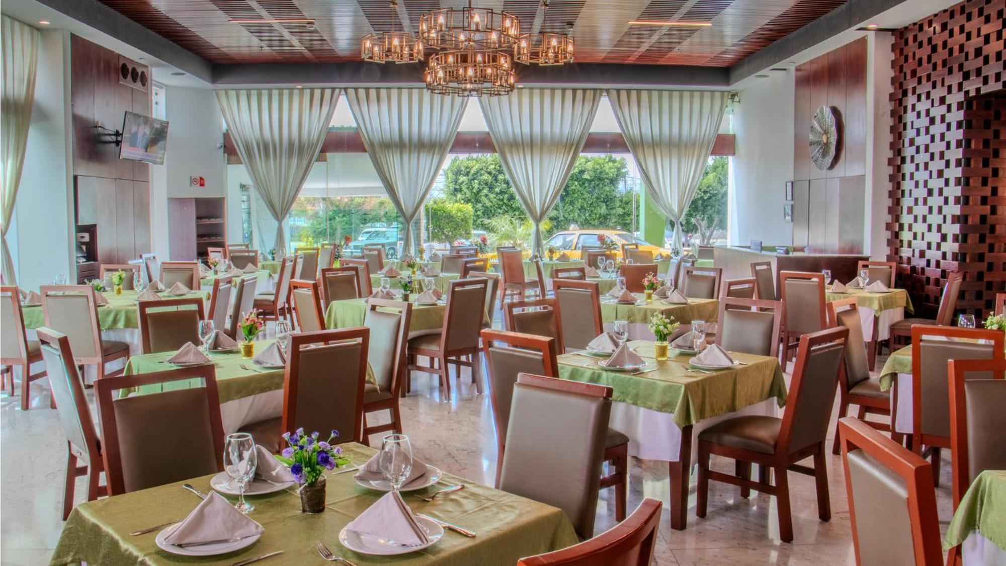 Holiday Inn Queretaro Zona Krystal By Ihg El Salitre Eksteriør bilde
