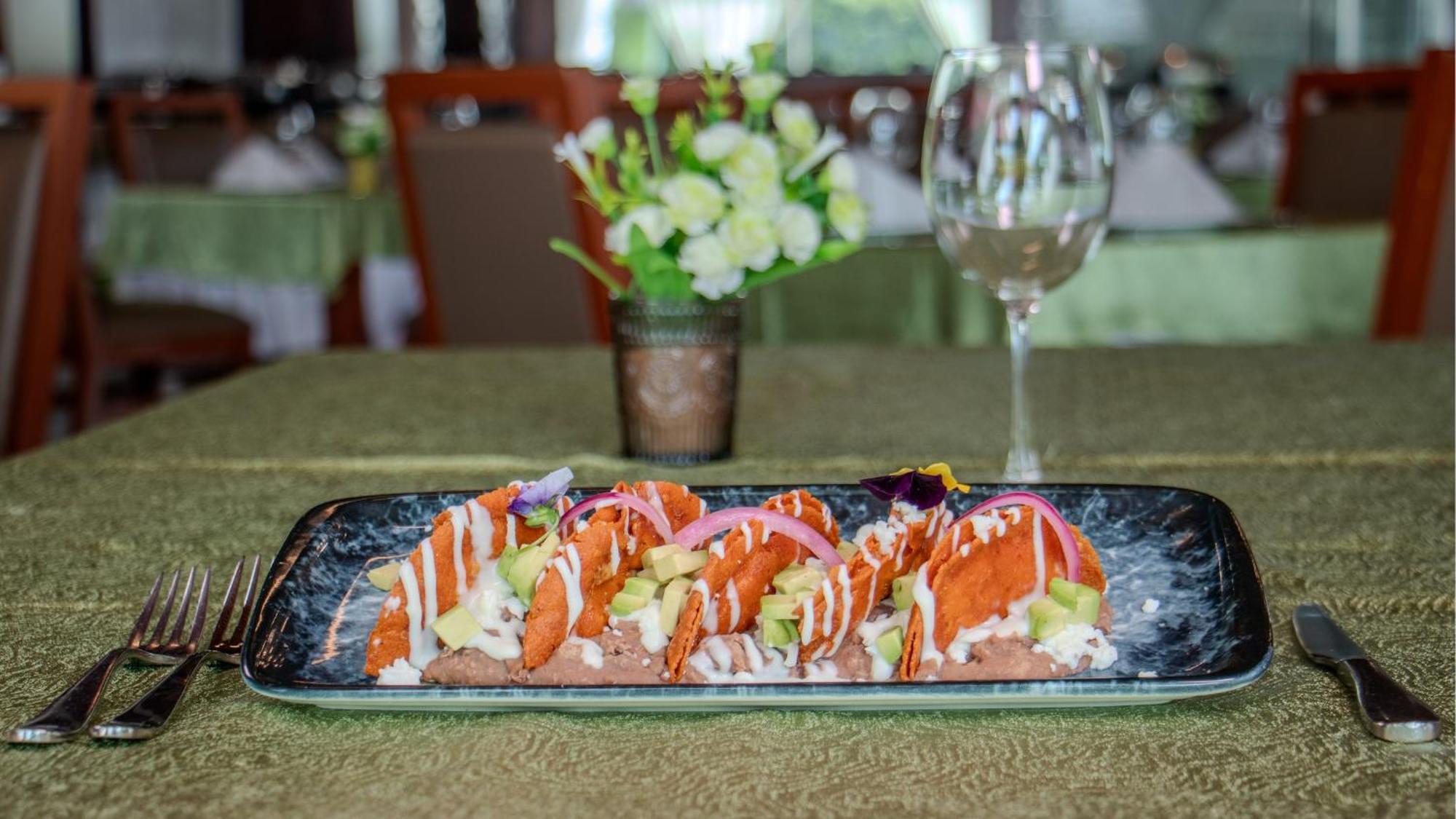 Holiday Inn Queretaro Zona Krystal By Ihg El Salitre Eksteriør bilde